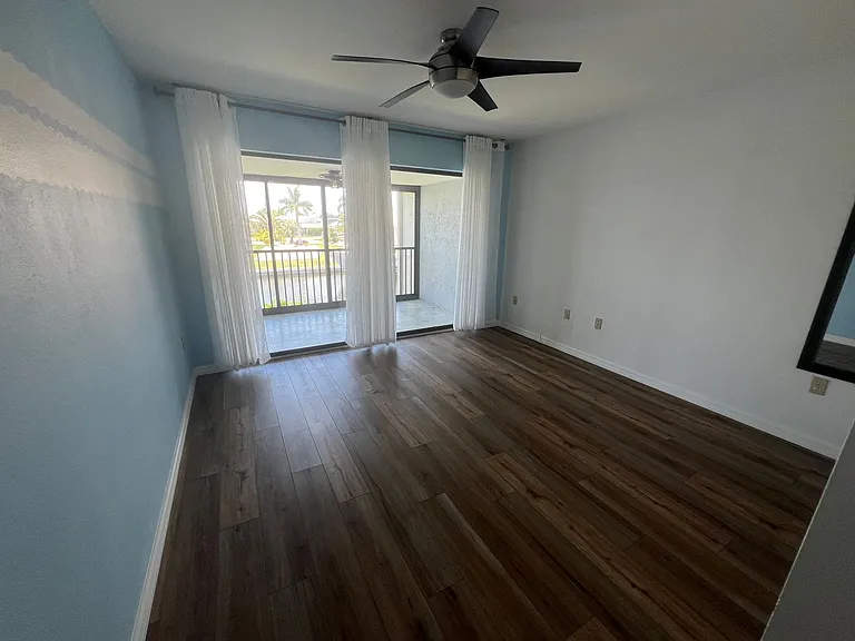 1433 Mediterranean Dr #E — Photo 12