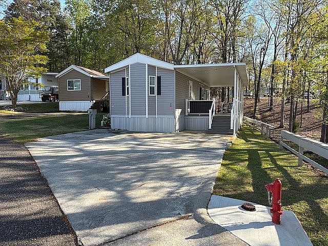 1st image of 121 Williams Dr