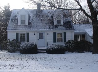 8 Crestwood Rd, Paxton, MA 01612