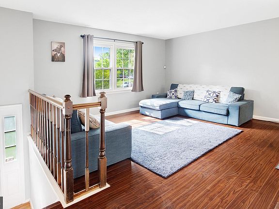 2nd image of 16059 Laconia Cir