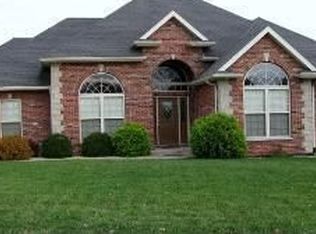 325 Hunters Run, Jefferson City, MO 65109