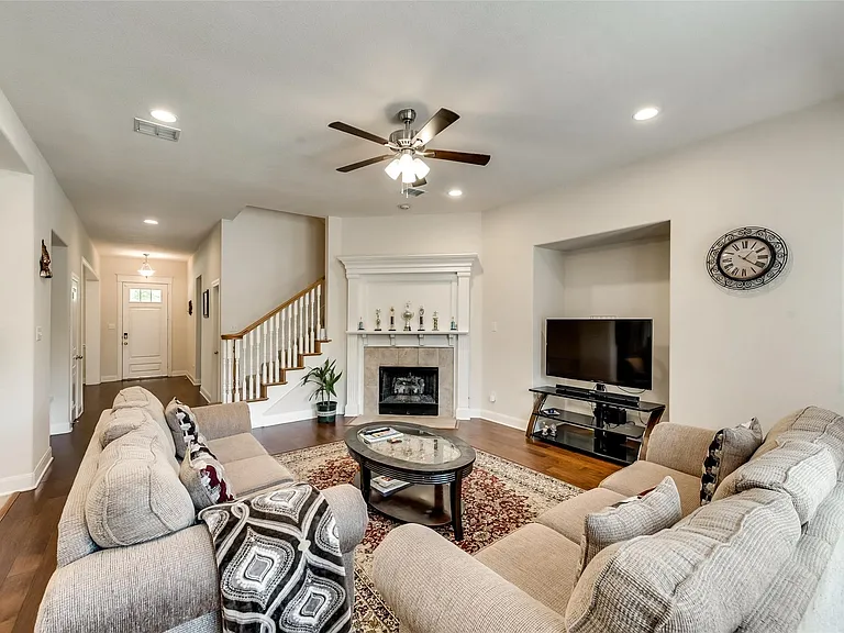 14574 Daneway Dr — Photo 4