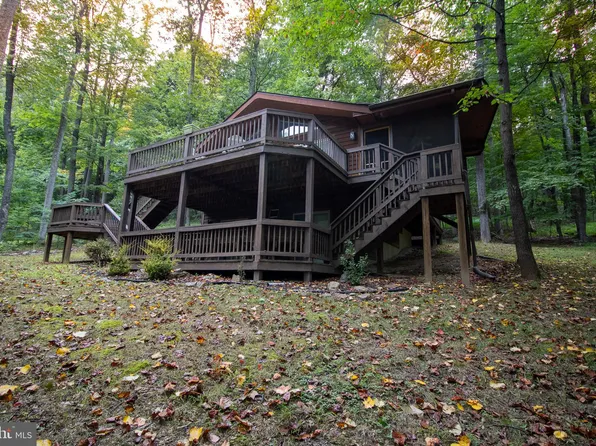 50 Bobcat Trl, Berkeley Springs, WV 25411