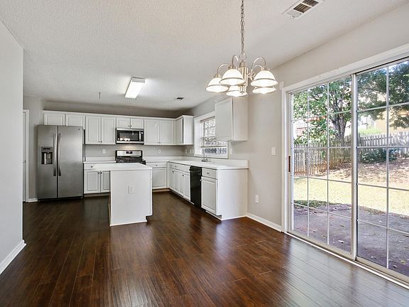 Kitchen (Brand new stainless steel appliances)