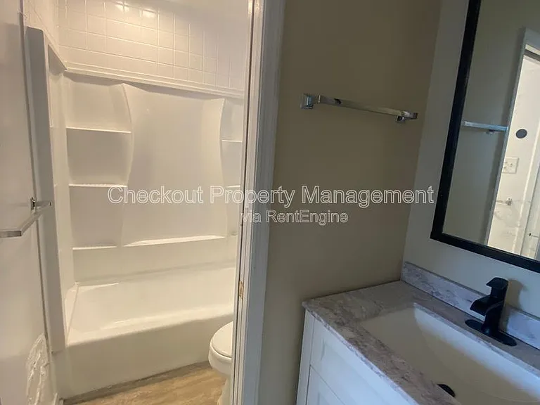 2301 S 11th St — Photo 8