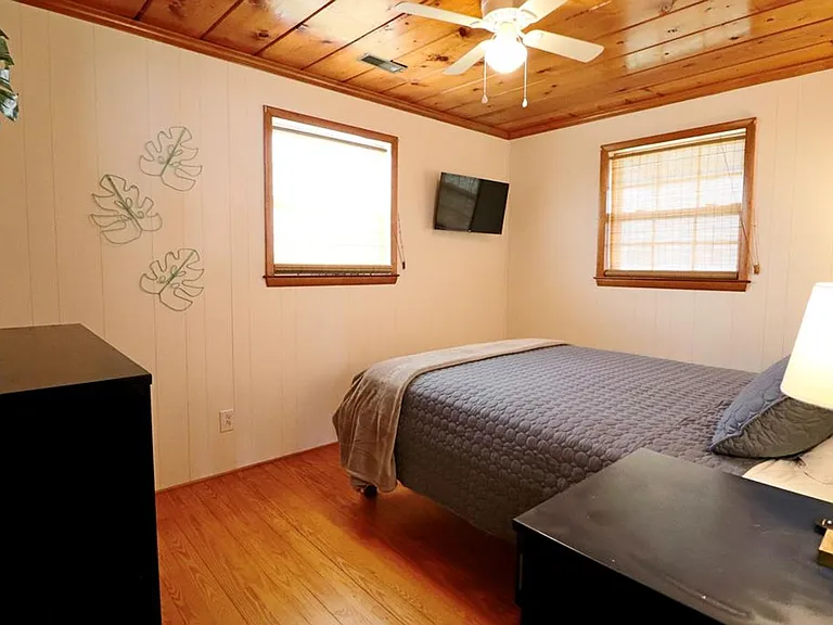 1108 N Shore Dr — Photo 10