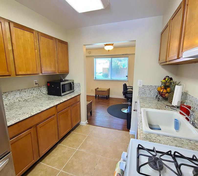 1st image of 17624 Topfield Dr #14
