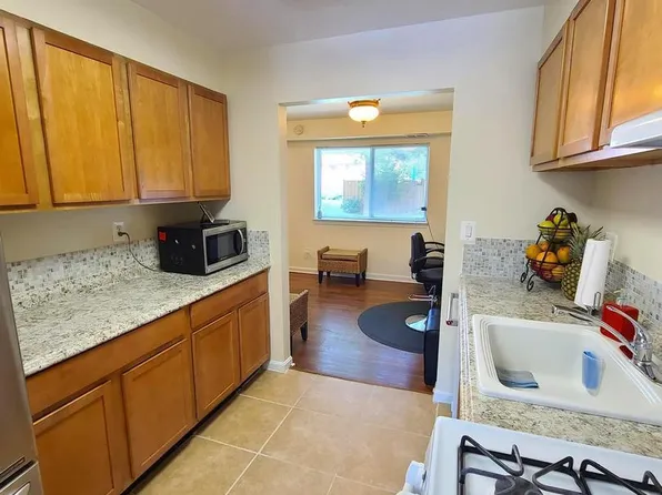 17624 Topfield Dr #14, Gaithersburg, MD 20877