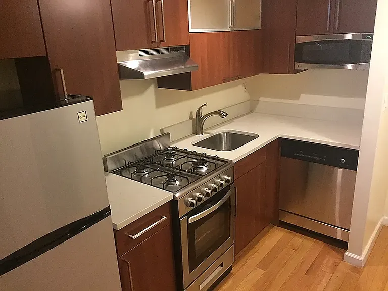 184 Thompson St #1G — Photo 3