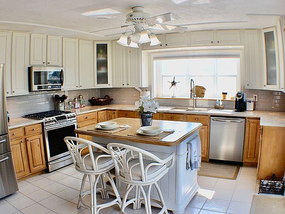 Beautiful updated kitchen