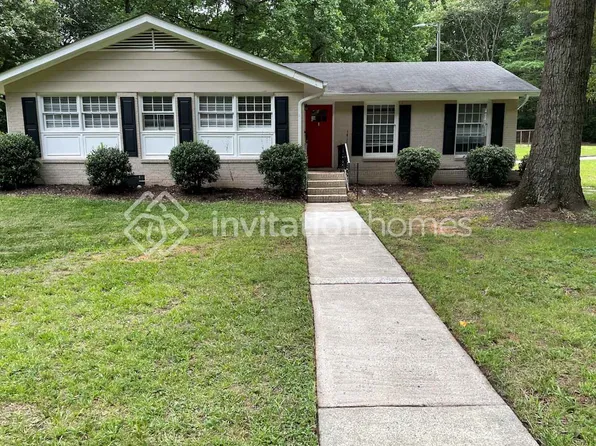 10437 White Pine Rd, Charlotte, NC 28215