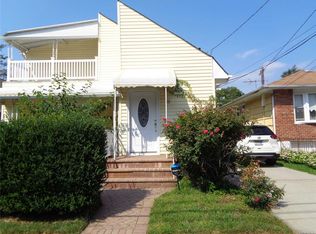 25 Booth St, Hempstead, NY 11550