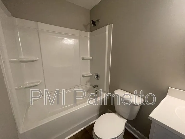 1016 Walnut St — Photo 10