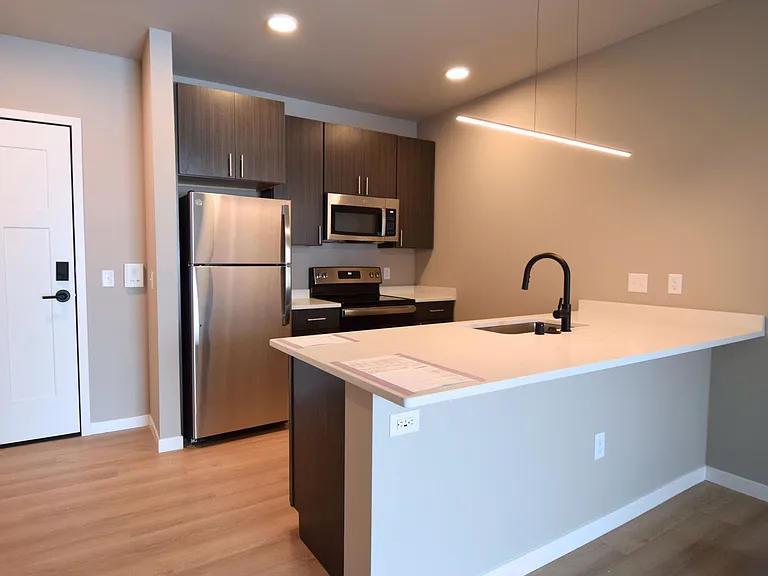 The Tuxedo Apartments — Photo 25