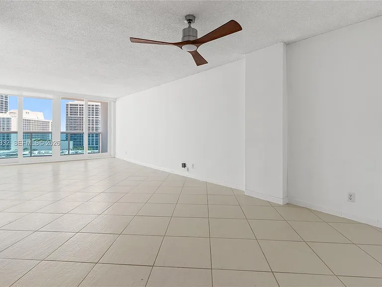 6770 Indian Creek Dr #12R — Photo 17