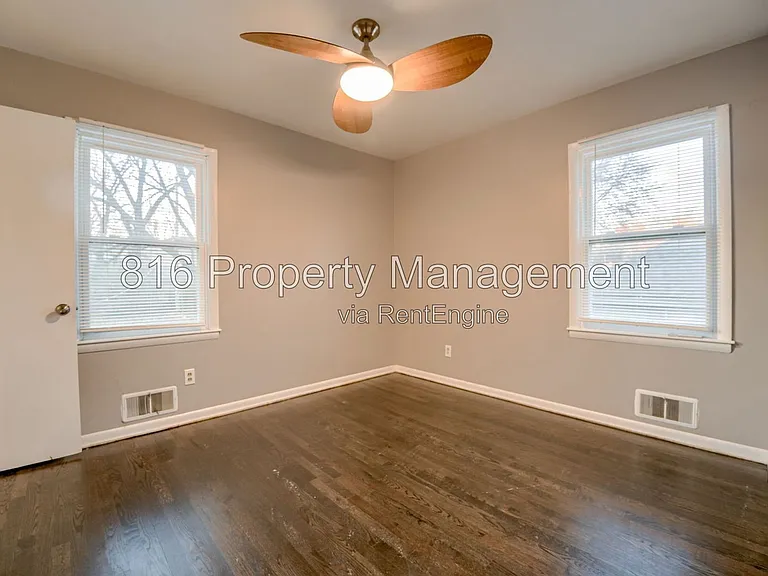 8710 Kentucky Ave — Photo 10