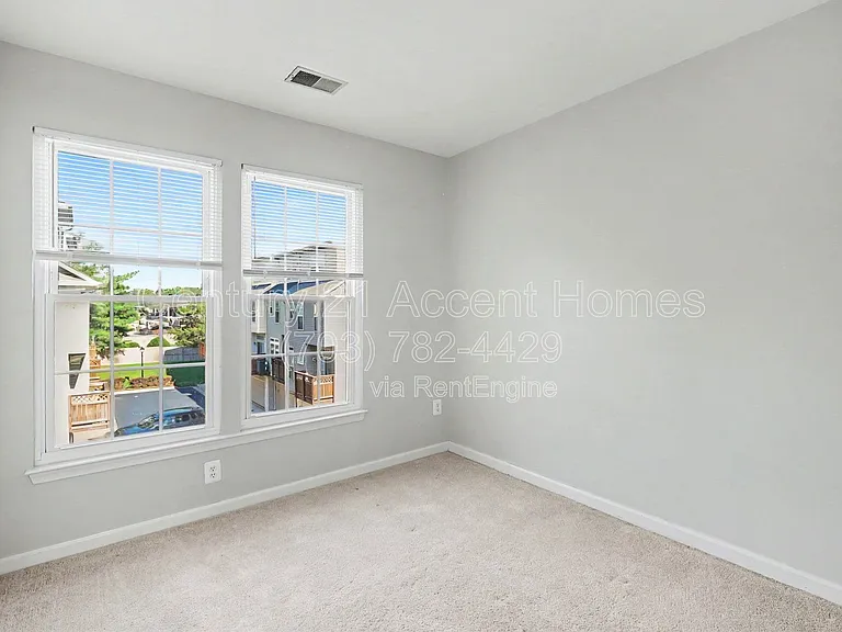 968 Harrison Cir — Photo 20
