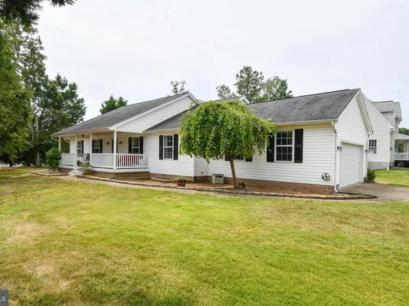 17066 Village Ln, King George, VA 22485