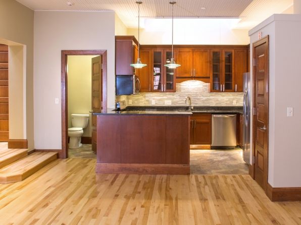 223 W 4th St #203
