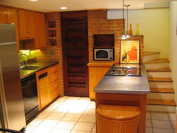 2nd image of 1039 Cecil Pl NW