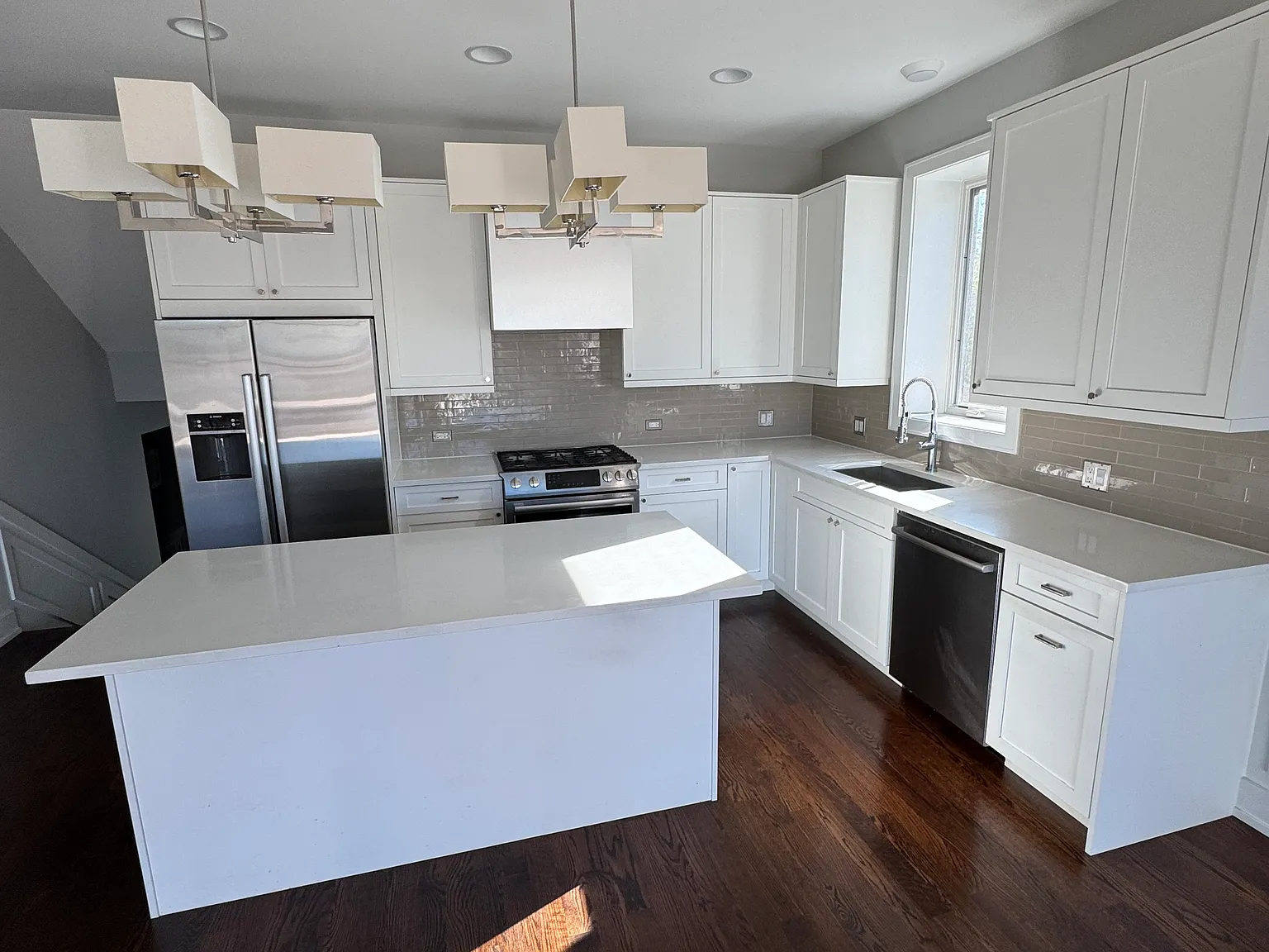2 bed, 1300 sqft, $3,500 — Photo 4