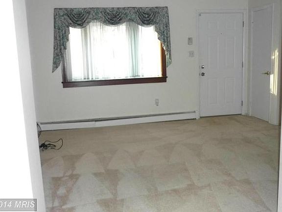 4th image of 14215 Chesterfield Dr