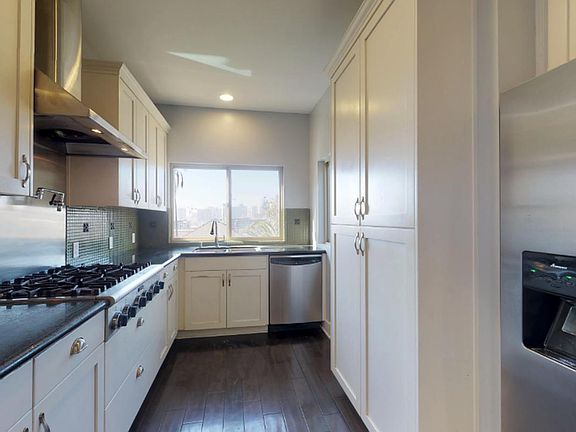 4th image of 1030 22nd St