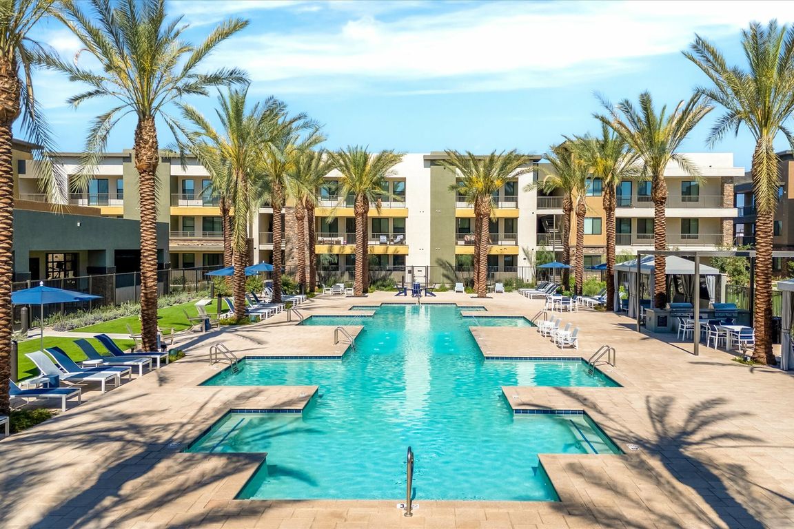 Relax Poolside at Acero on Roosevelt