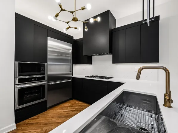 363 W Superior St #A, Chicago, IL 60654