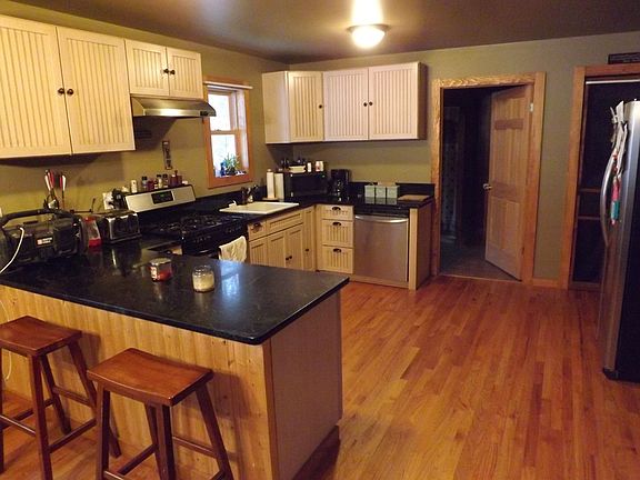 2nd image of 100 Barkley Ln