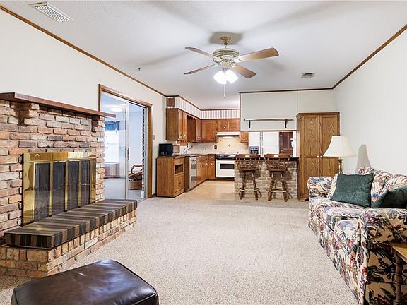 3rd image of 1367 Spring Valley Ct