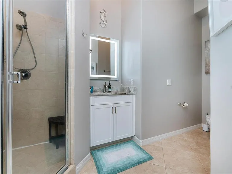 319 Monaco Dr #8 — Photo 22