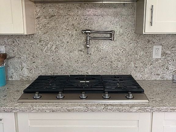 5th image of 1092 W Remington Dr