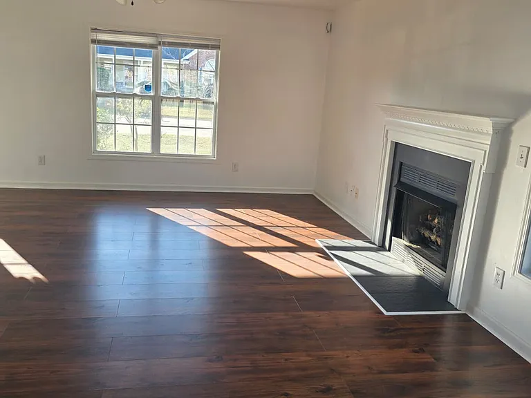 143 Bennington Dr — Photo 20