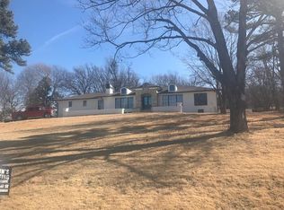 832 N Crest Dr, Fayetteville, AR 72701