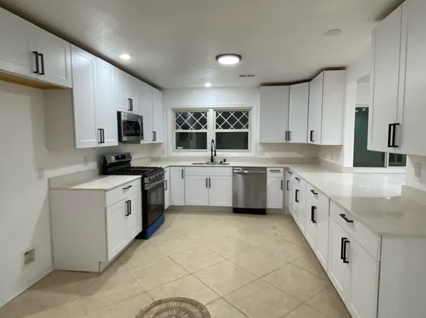 7712 McKnight Ave NE, Albuquerque, NM 87110