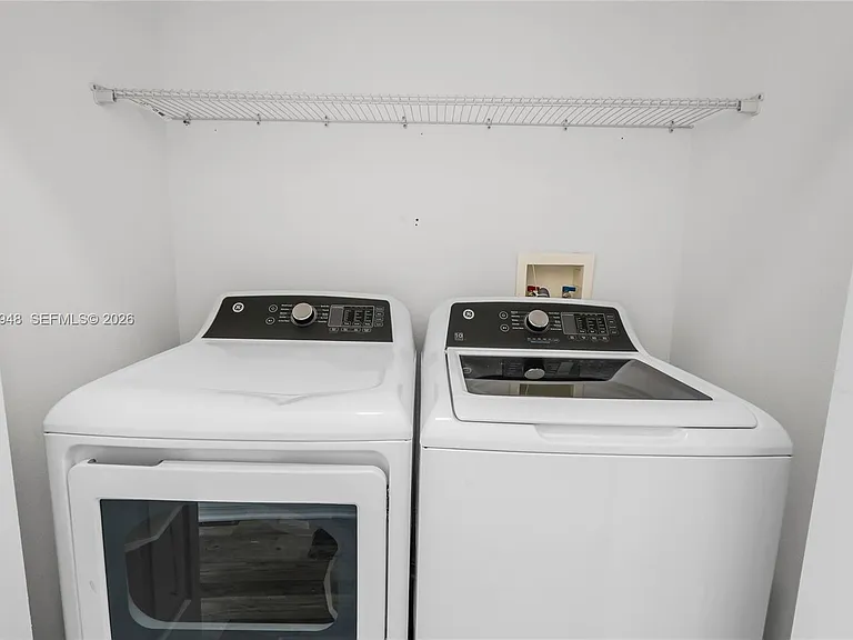 434 Castlemain Cir — Photo 40
