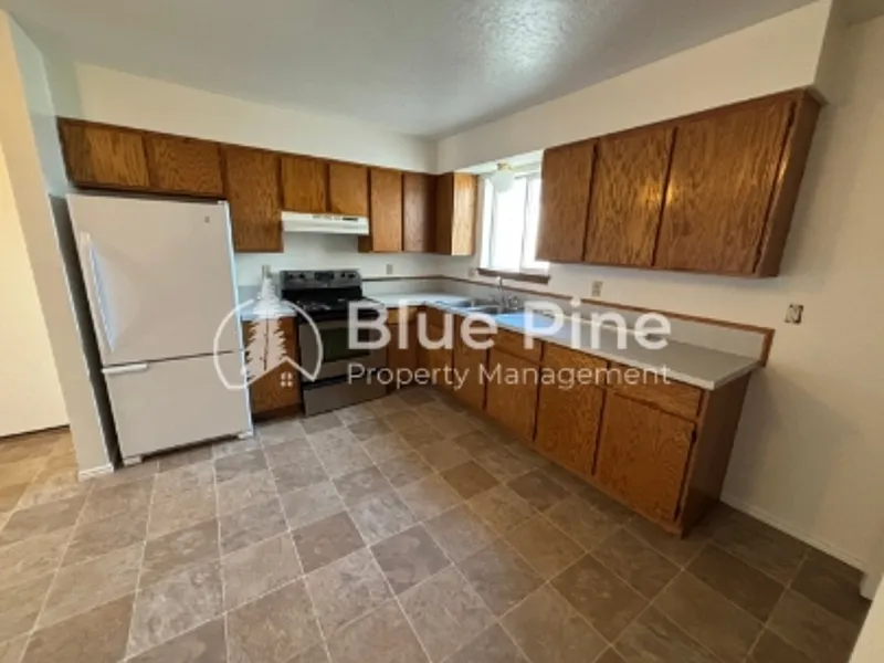 2 bed, 2.0 bath, 1050 sqft, $1,025 — Photo 3