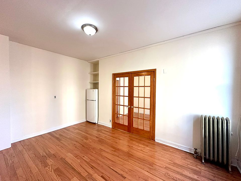 1st image of 4902 21st St APT 1L