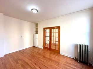 4902 21st St APT 1L, Long Island City, NY 11101