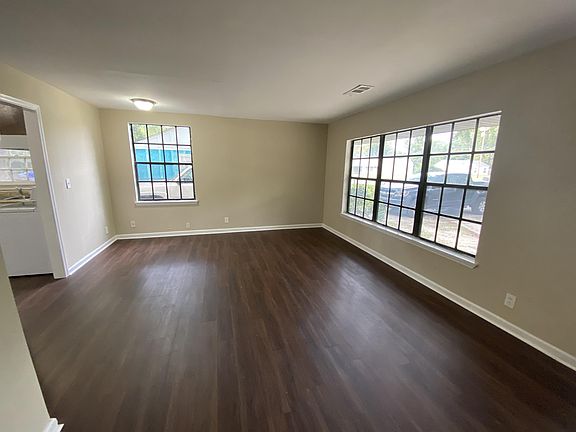 2nd image of 2904 Charlene Dr