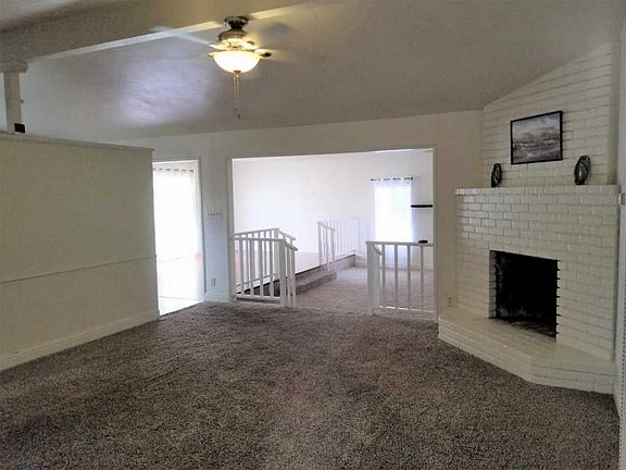 3rd image of 5389 E Clay Ave