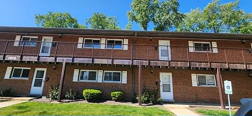 1910 W Hatherleigh Ct #2E Photo 1