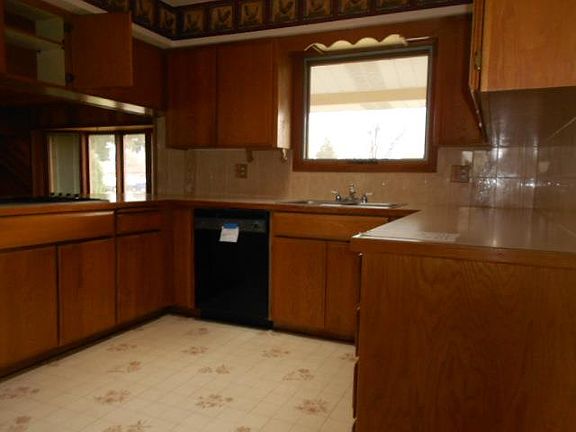 4th image of 15923 E Longfellow Ave