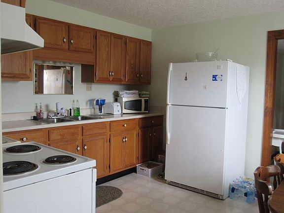 3rd image of 120 Matilda Ave