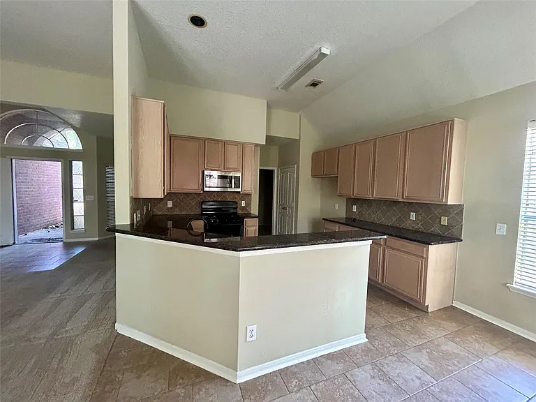 23 Tivoli Garden Ct — Photo 8