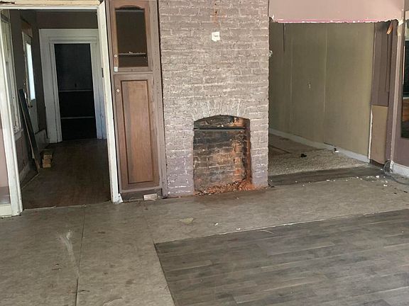 2nd image of 2220 Griffiths Ave
