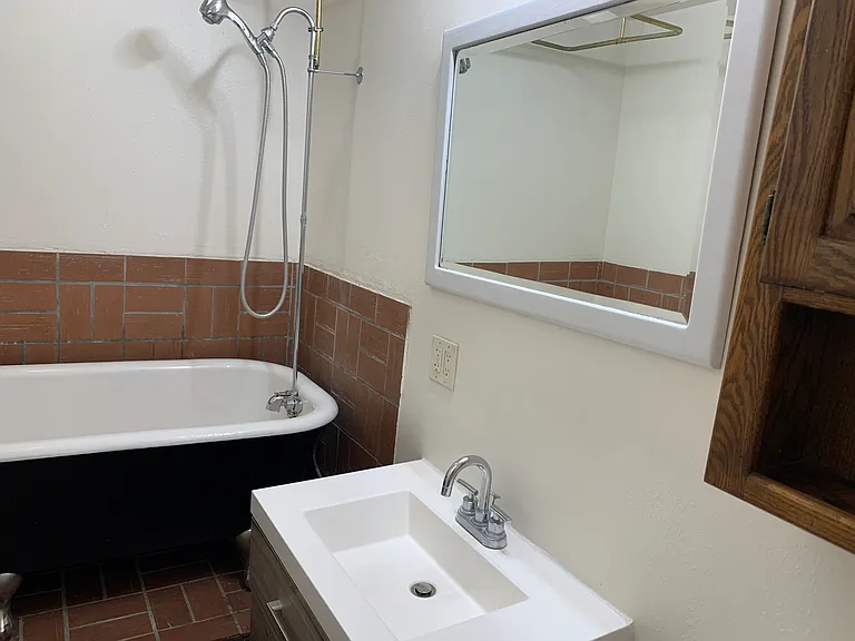 669 E 8th St #1/2 — Photo 10