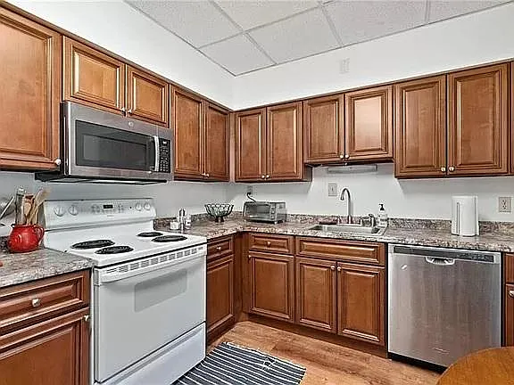 3317 Parkview Ave — Photo 4