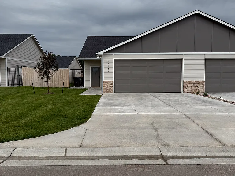 16824 W Kashmir St — Photo 1